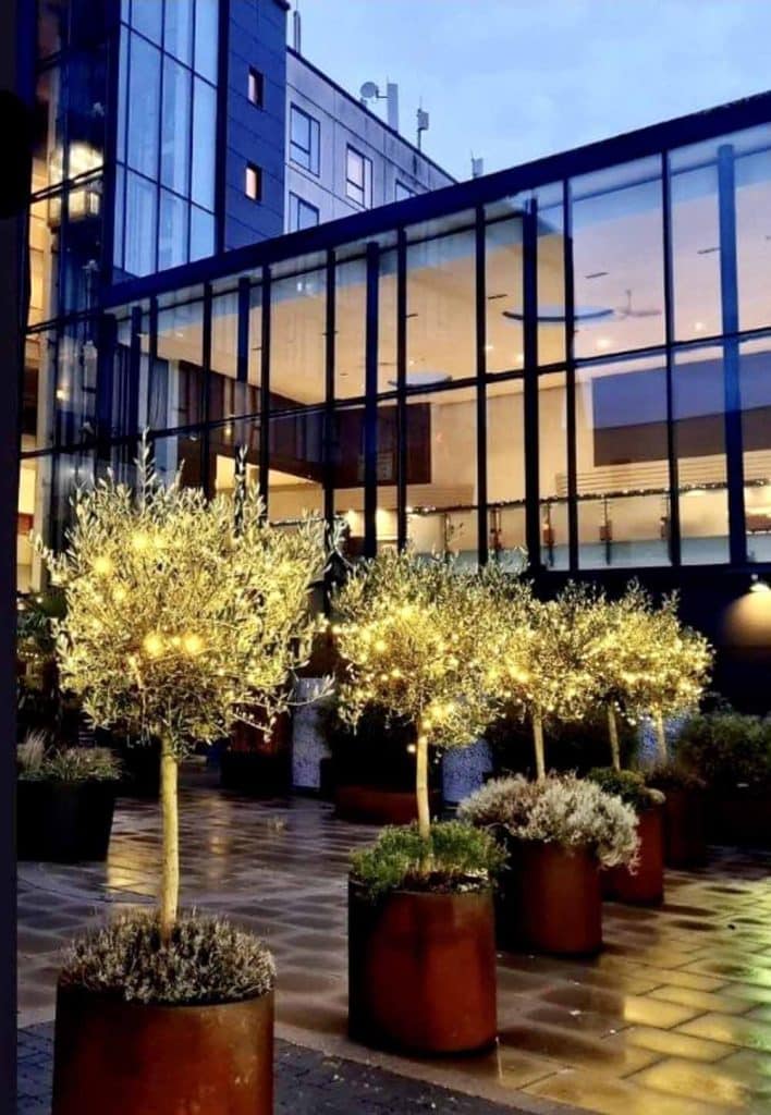 Whites Hotel Courtyard